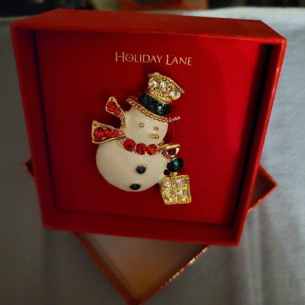 Holiday Lane snowman brooch pin